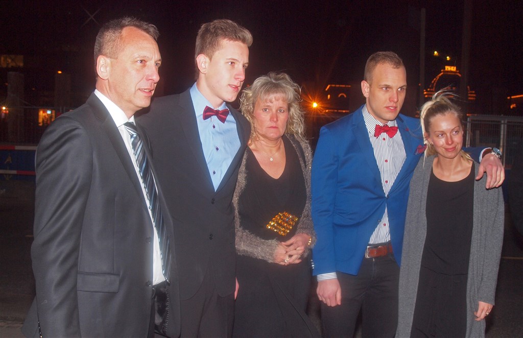 Lasse L. Sørensen blev støttet af sin motorsportsglade familie: Ruben, Lasse, Connie og Marco med kæresten: Simone Vestergaard Larsen